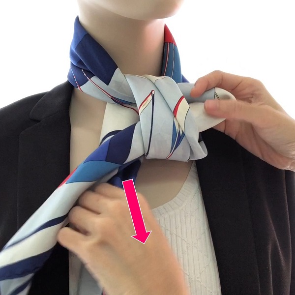 How To Tie a Butterfly Knot of Your CORIEE Silk Scarf 