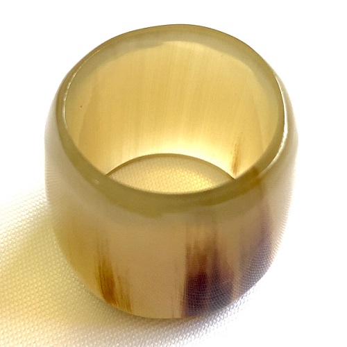 The O-shape scarf ring that I was using.