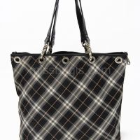 BURBERRY BLUE LABEL
ダッフルコート Burberry Blue Label Reversible Bag – Miss Bugis